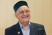 Олег Яровиков һәм автор
